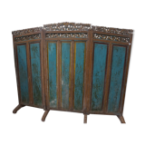 Screen 3 leaves on feet