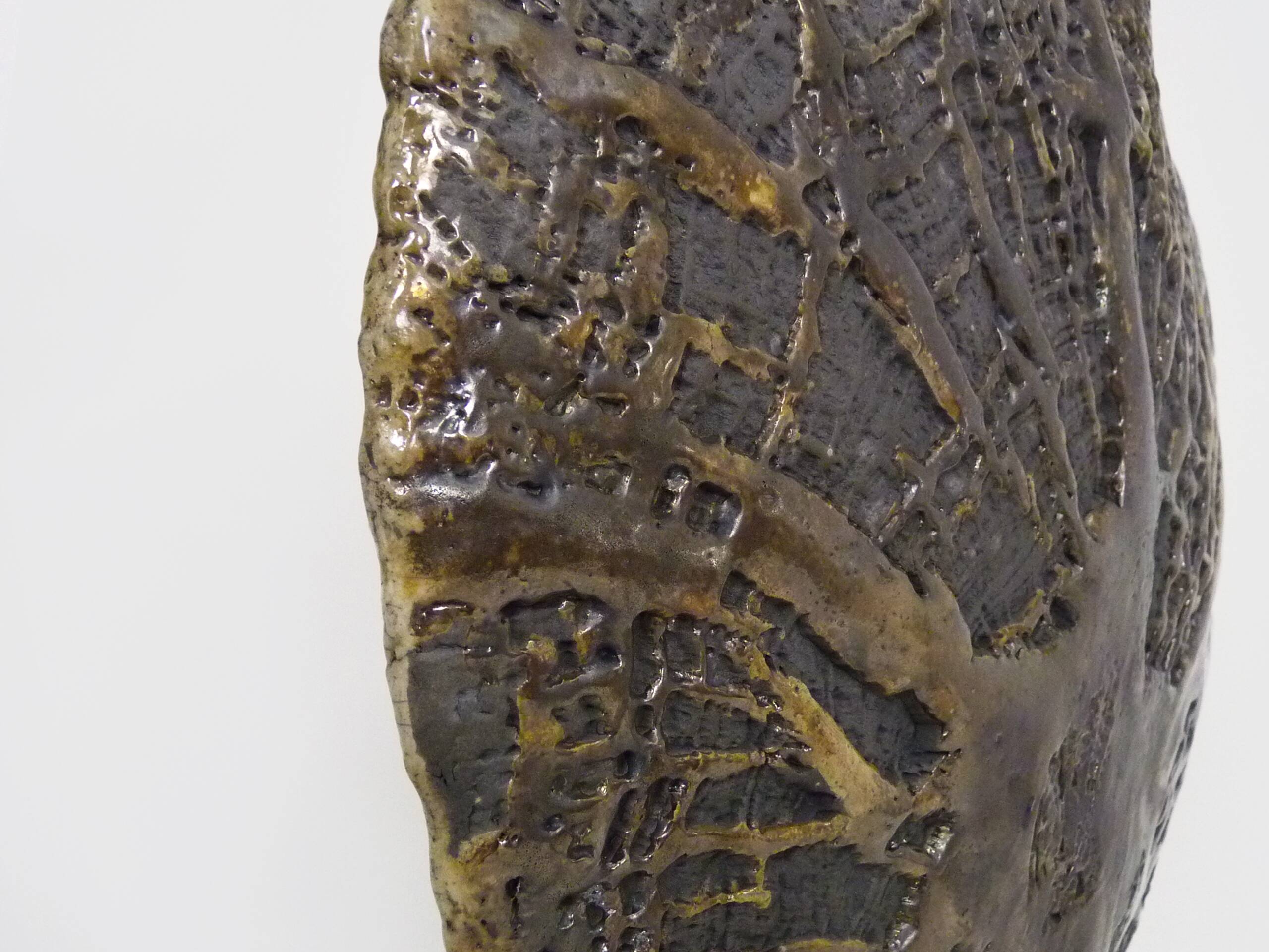 Large vintage ceramic heart-shaped vase signed 80s 35X38 cm