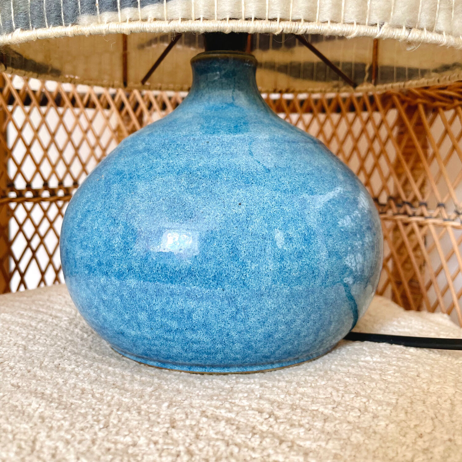 Blue wool lamp