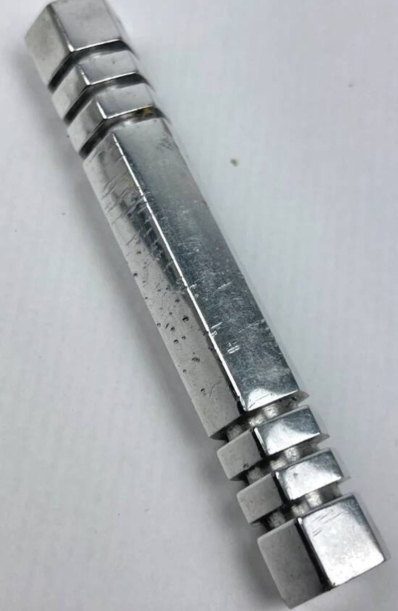 Set of 12 chrome metal knife rests by Louis Prodhon, Art Deco.