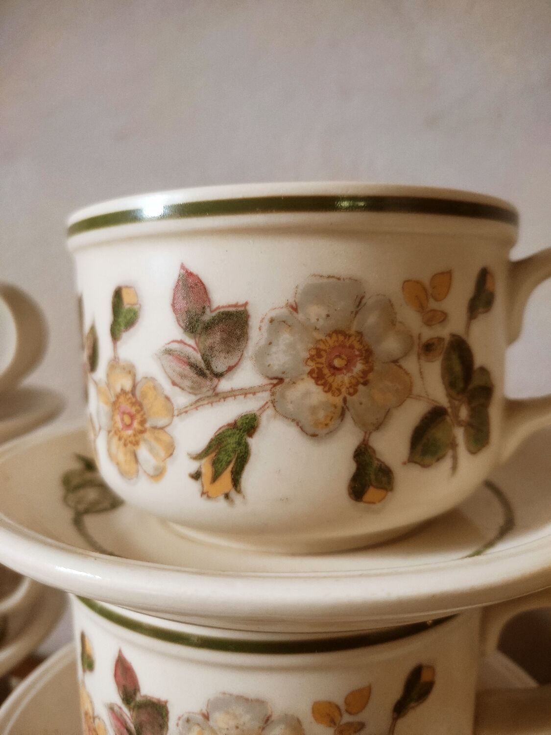 6 English tea cups or chocolate