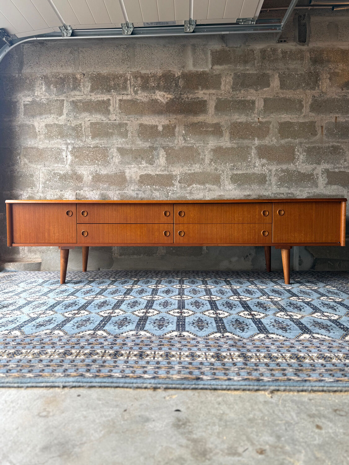 Scandinavian low sideboard in teak, 1970.