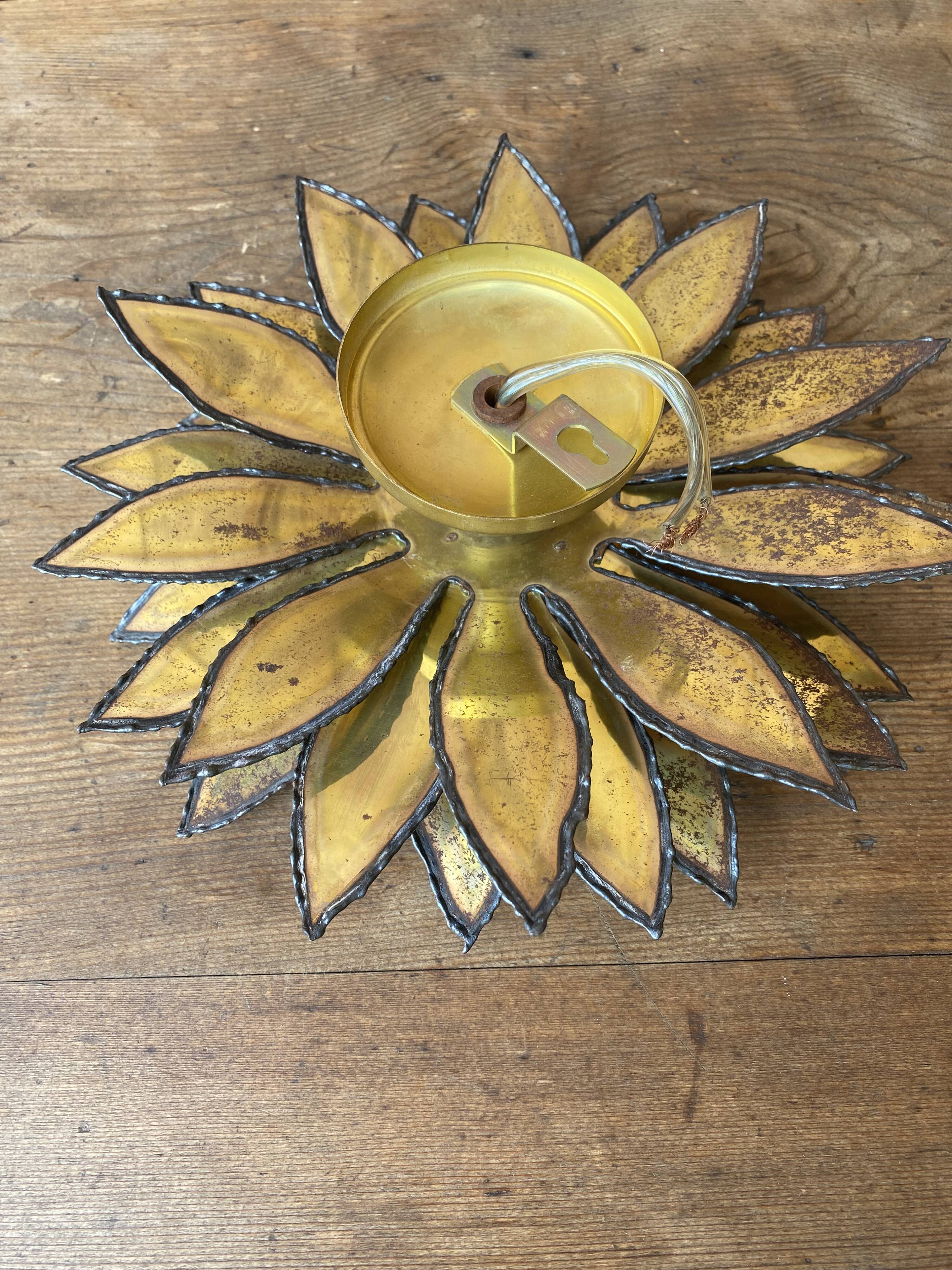 Applique murale fleur metal doré vintage