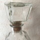 Carafe verre moulée