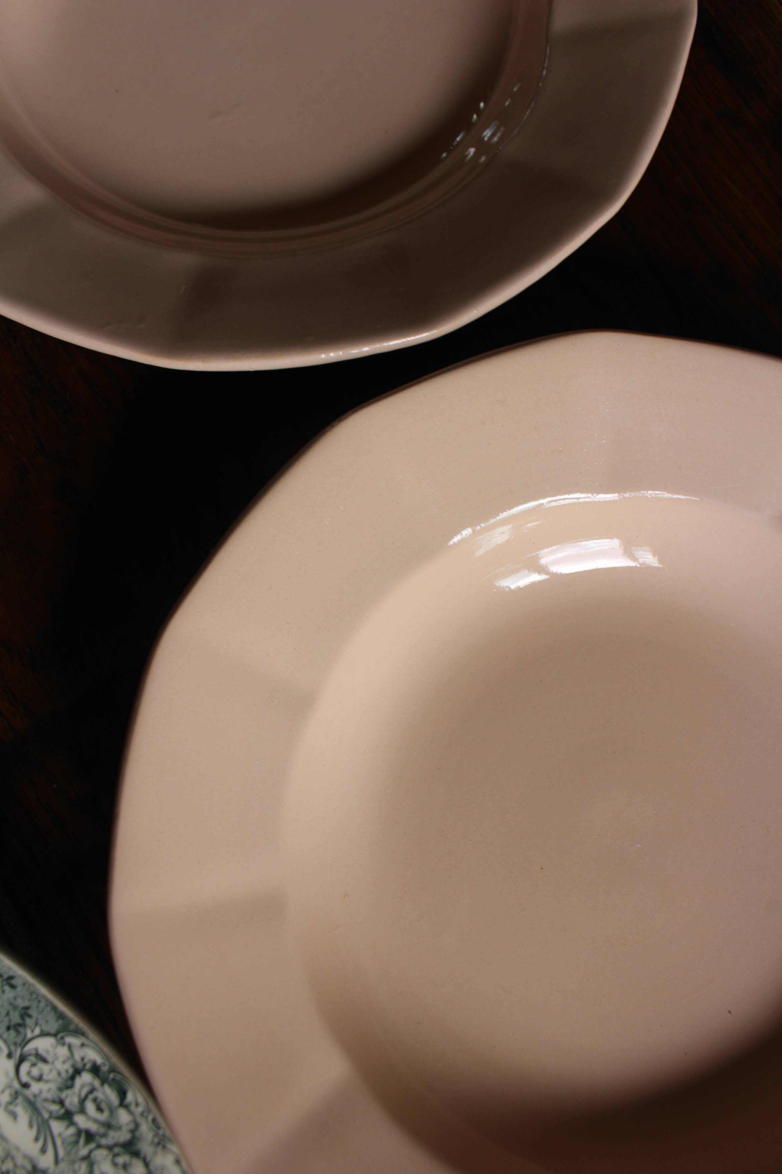 A set of 6 deep plates Fécamp Choisy le Roi Terre de Fer Rose Digoin.