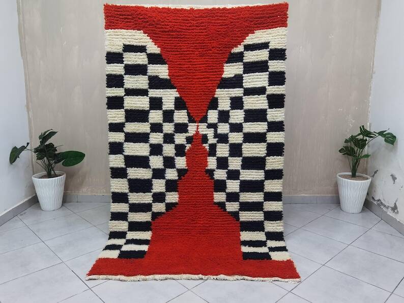 Berber Moroccan rug decorated 250cm x 150cm
