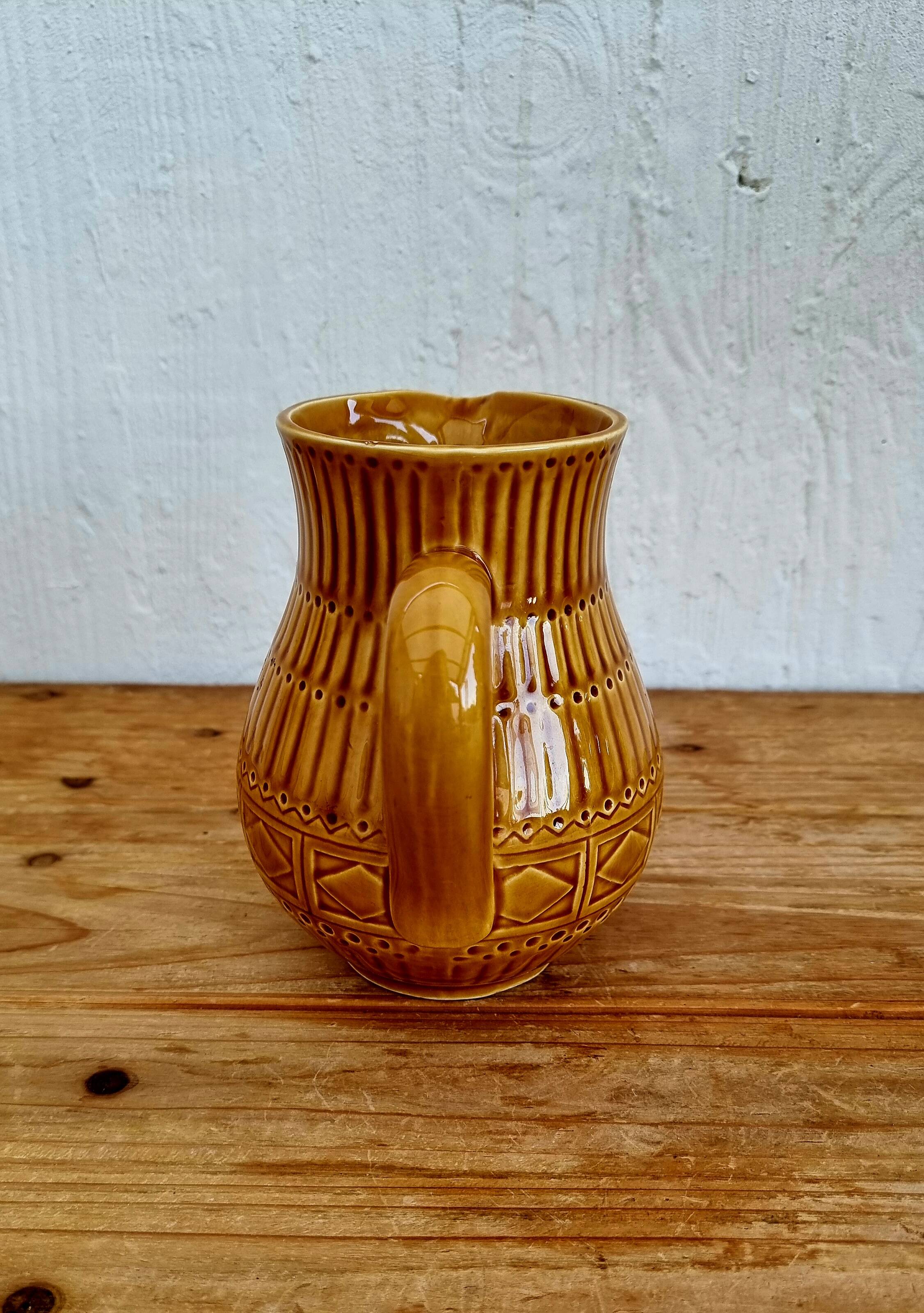 Vintage ceramic pitcher in honey color, model 7314