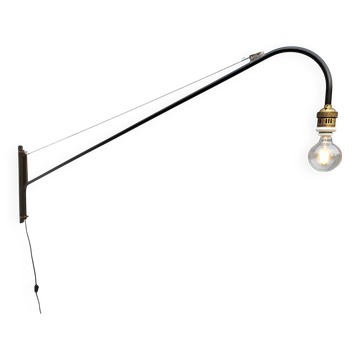 Swing 190 minimalist offset wall light