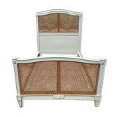 Lit laqué et canné de style Louis XVI
