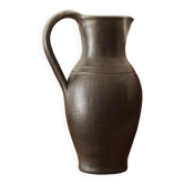 Pichet en céramique noire