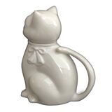 Small teapot in the shape of a cat