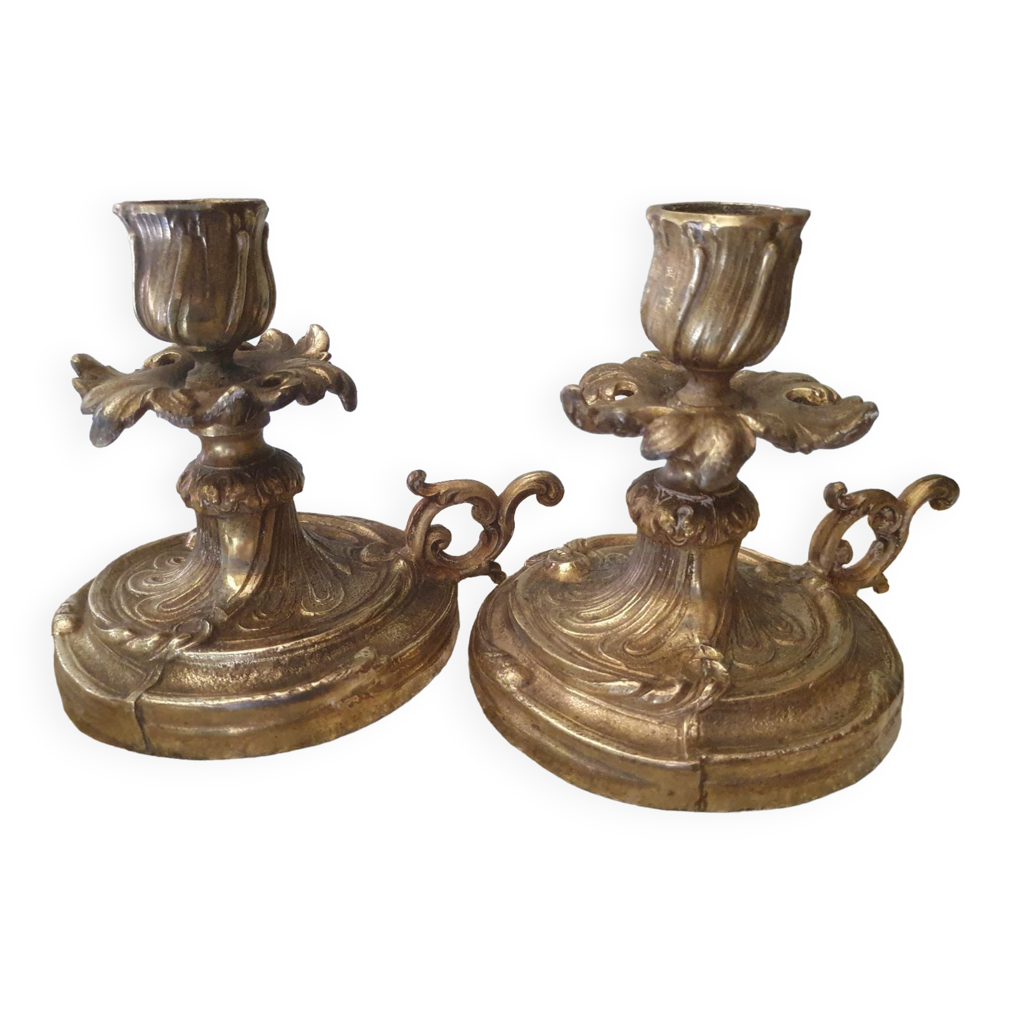 Paire de bougeoirs baroque