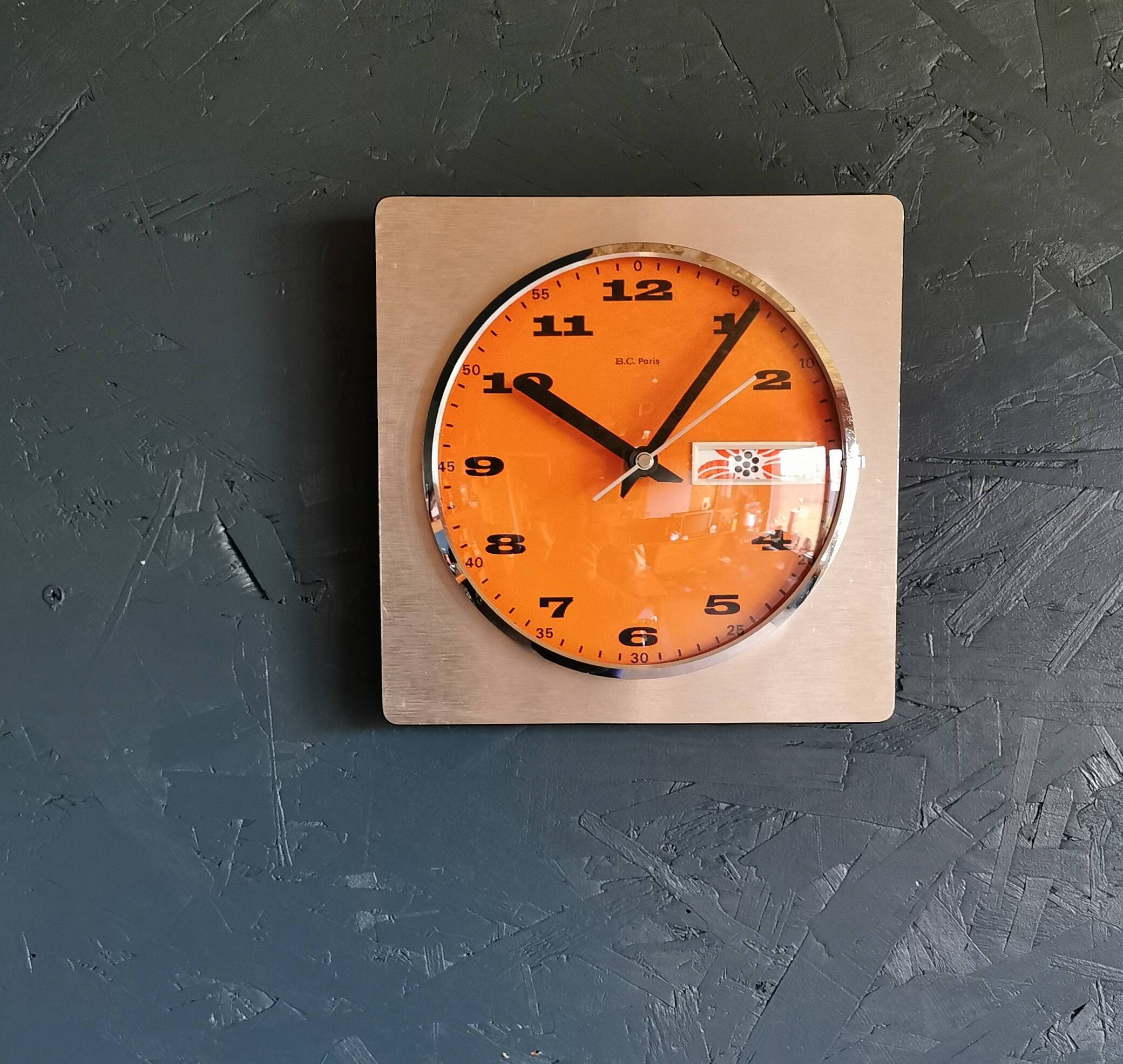 Vintage formica clock square silent wall pendulum "BC Paris silver orange"