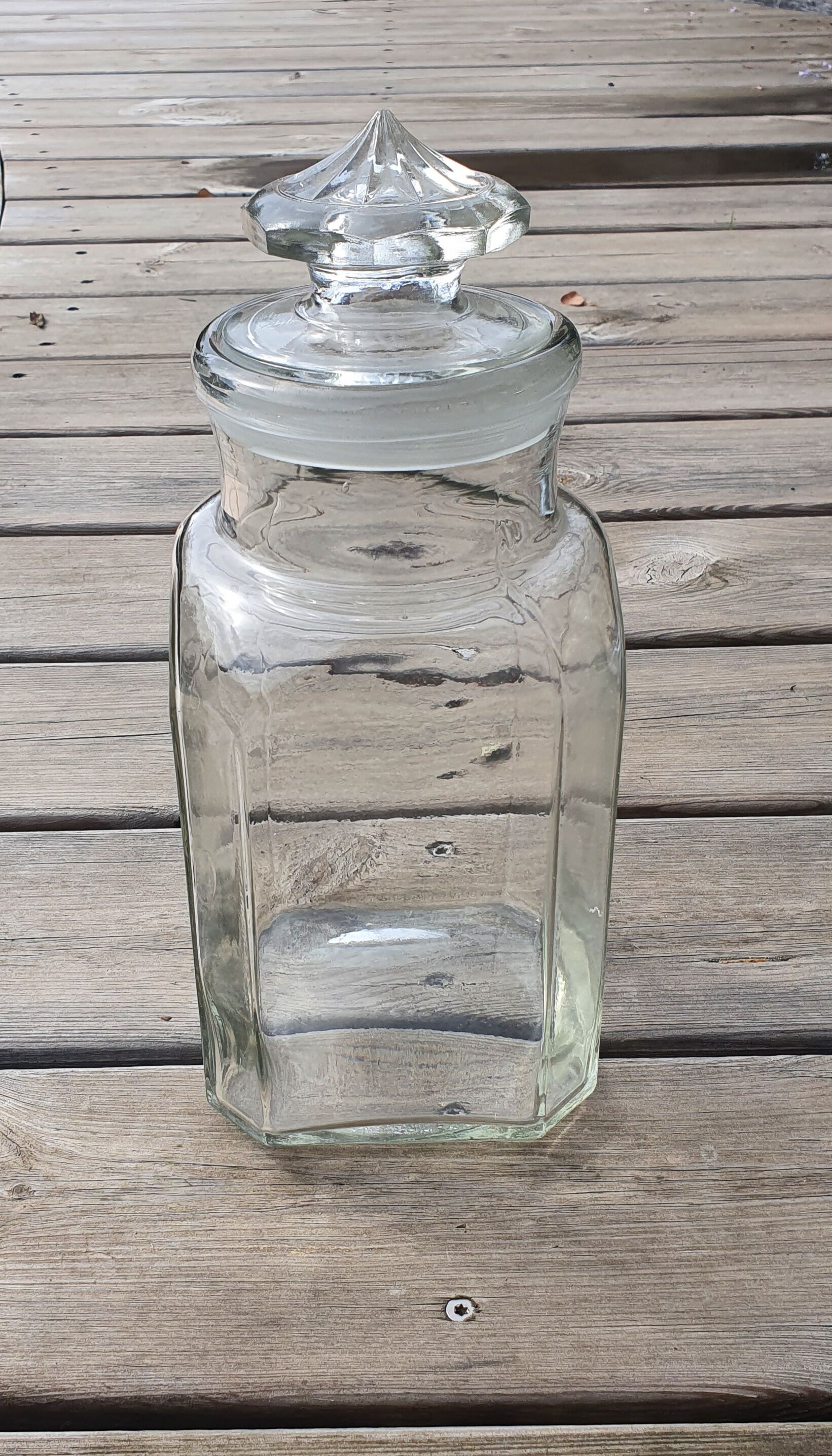 Glass jar