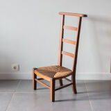 Ancient prayer-god chair