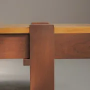 Table basse artisanale à plateau graphique, vers 1980