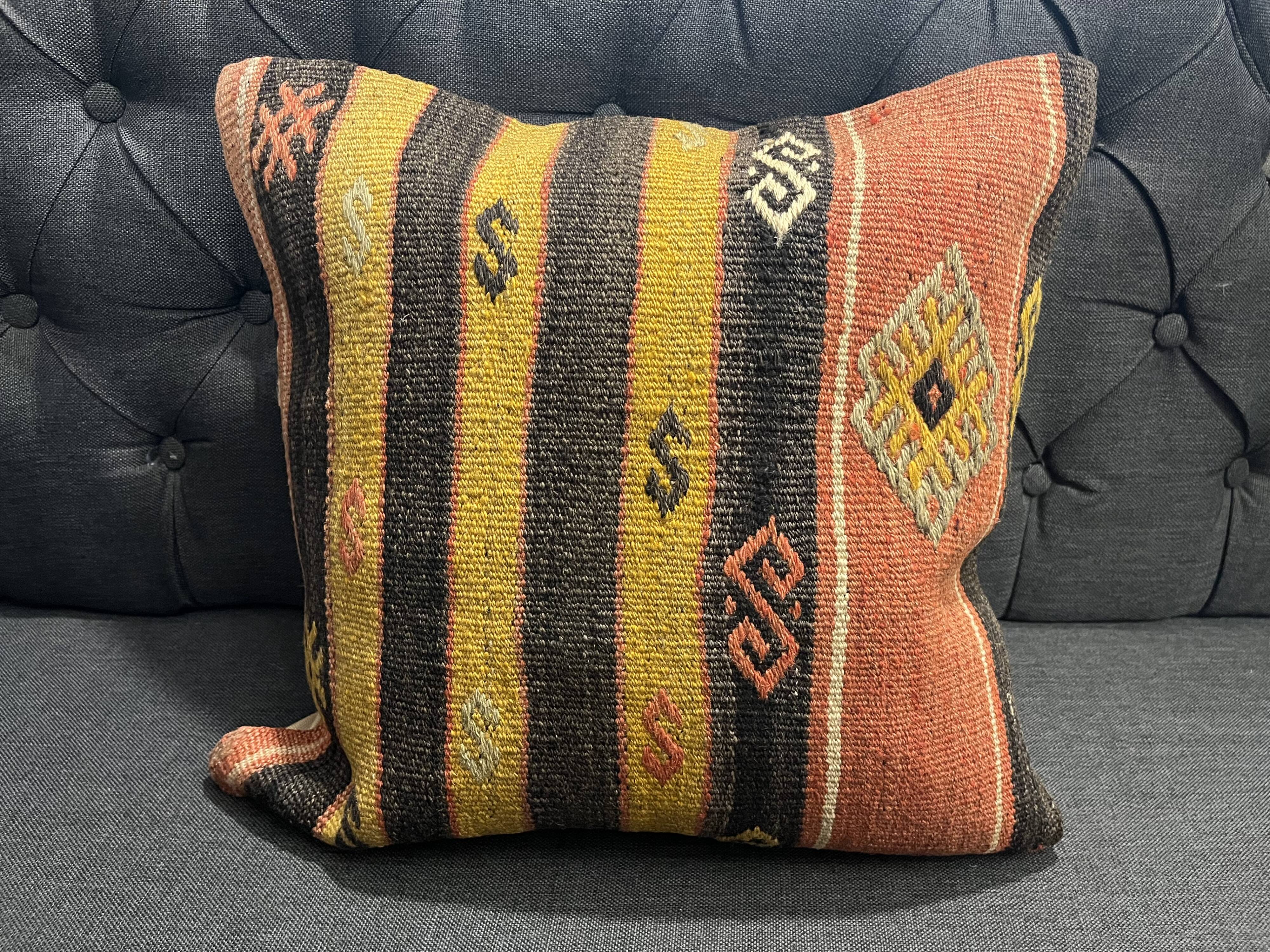 Traditional Design Pillow