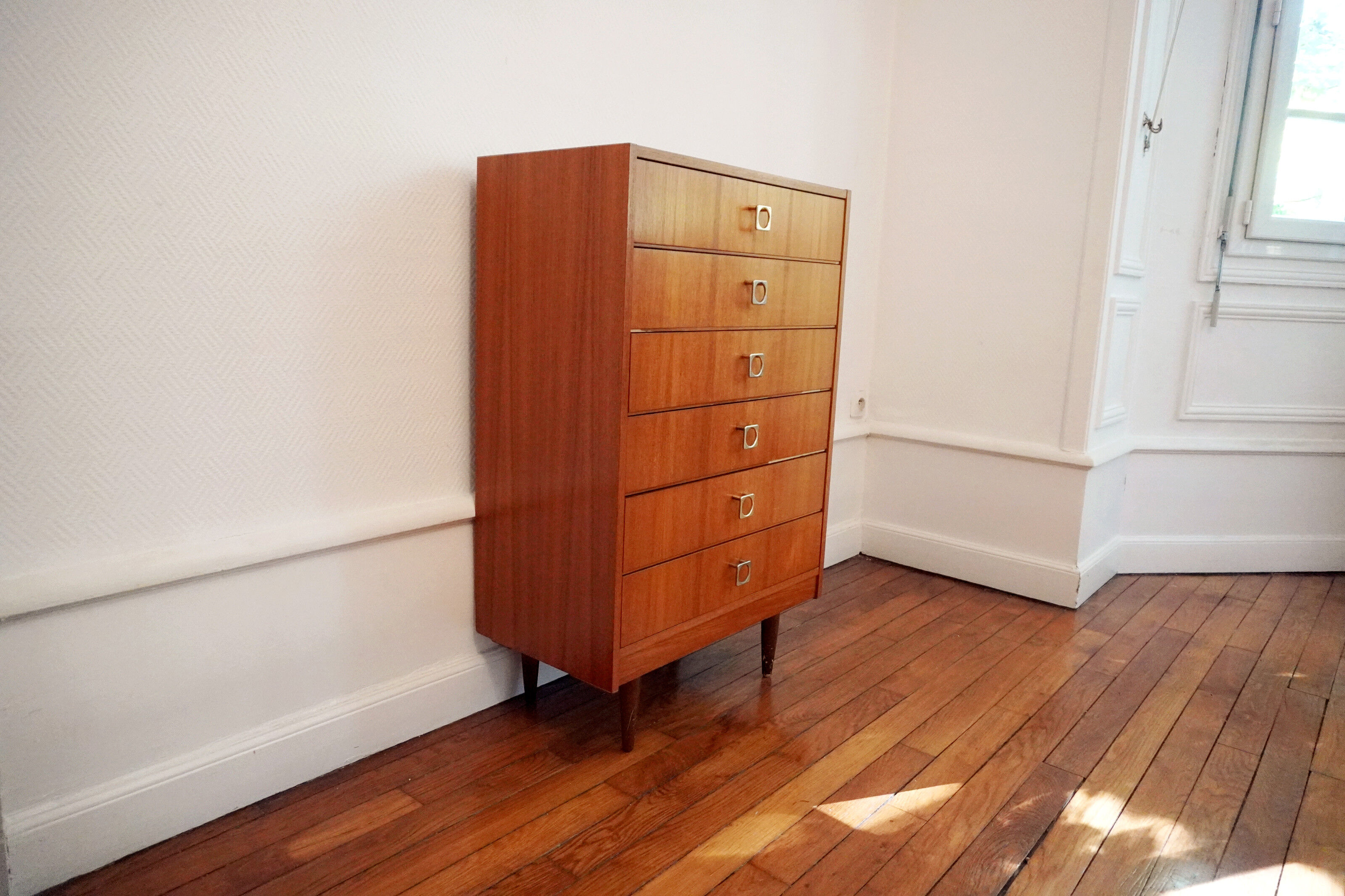 Vintage dresser