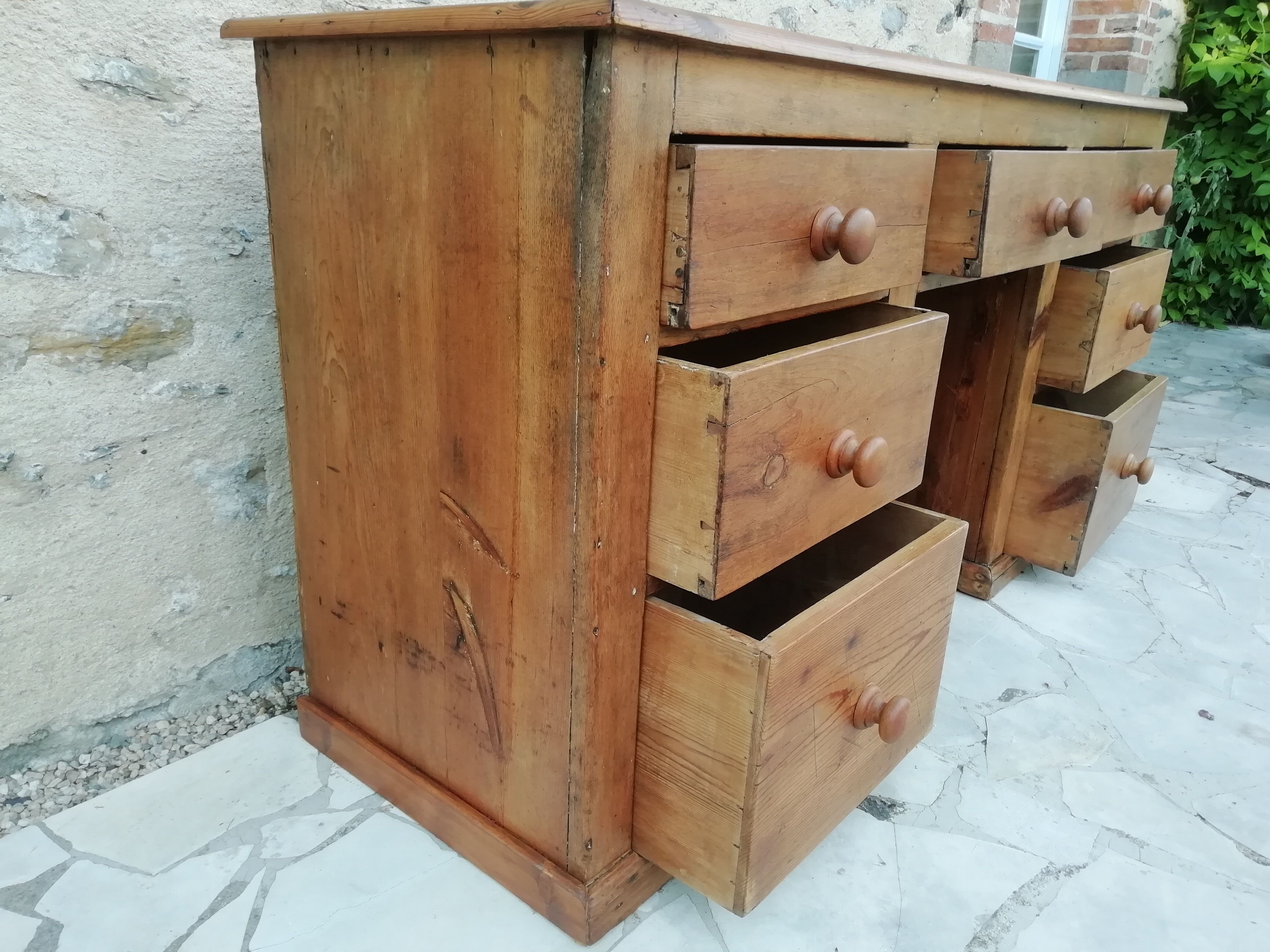 Furniture with solid pine drawers
