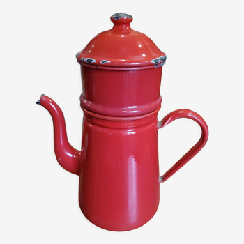 Red enamelled coffee maker