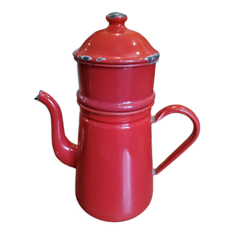 Red enamelled coffee maker