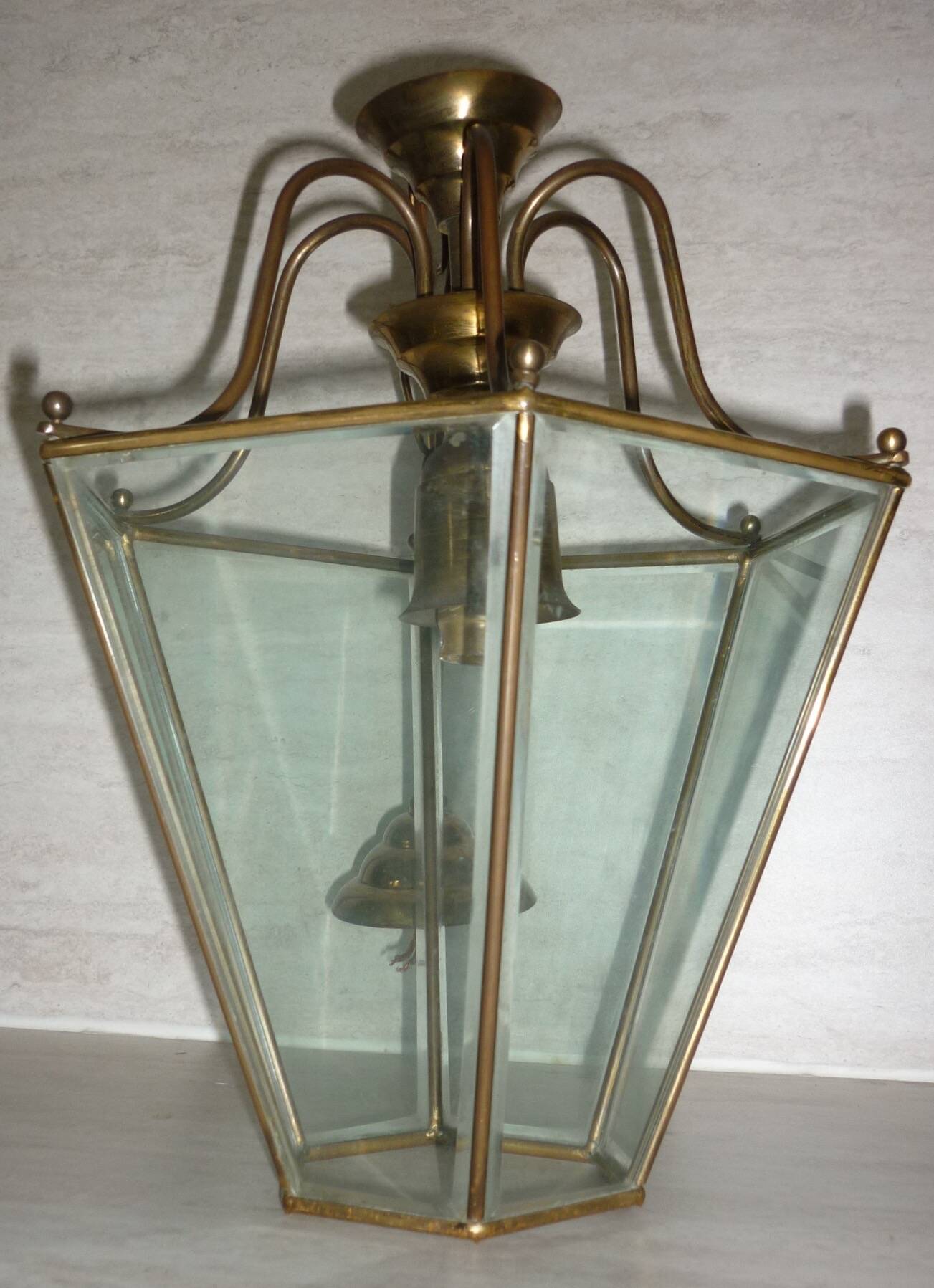Brass lantern with 6 beveled glasses