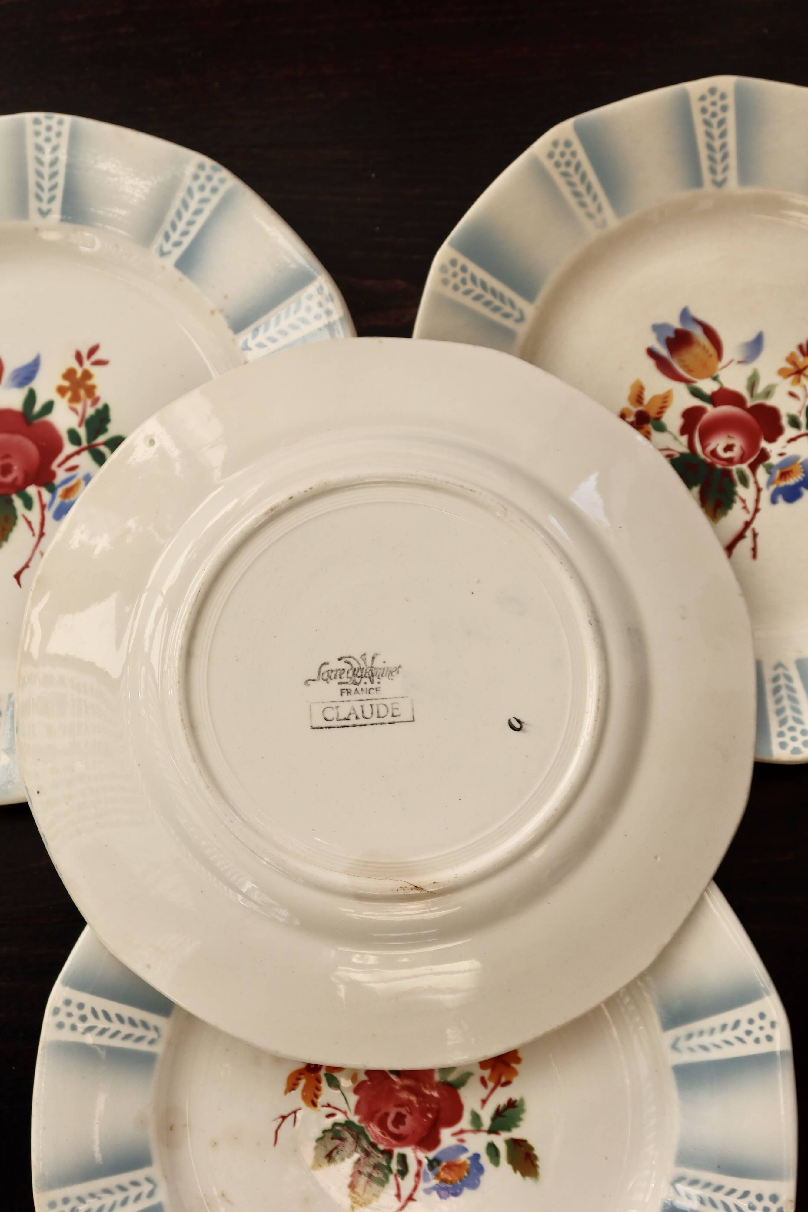 4 vintage Sarreguemines “Claude” dinner plates - Earthenware with floral decoration