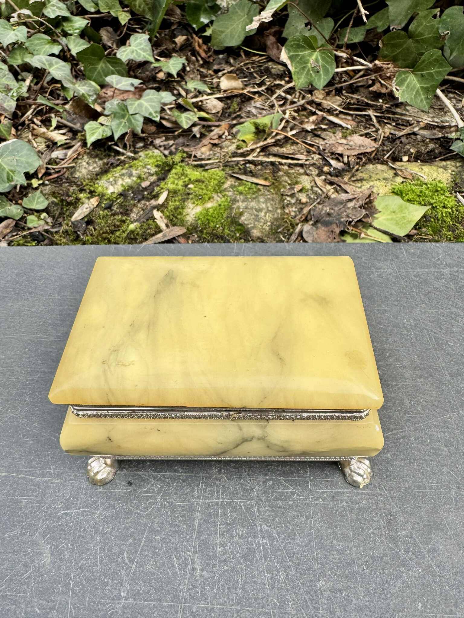 Onyx catchall box from the 1960s, vintage Italy.