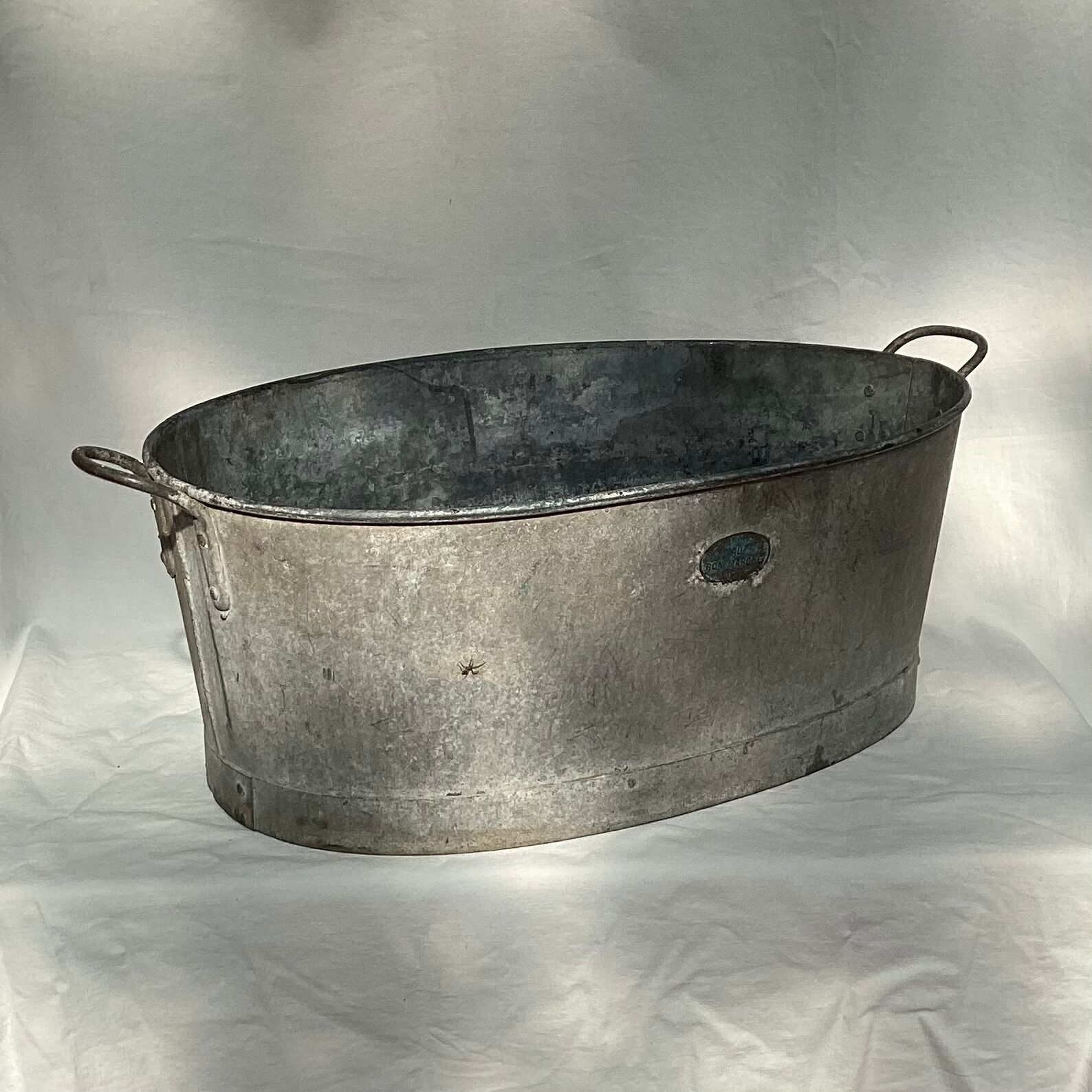 Old oval galvanized zinc basin dimension: height -23.5 cm - width -70cm - depth -39