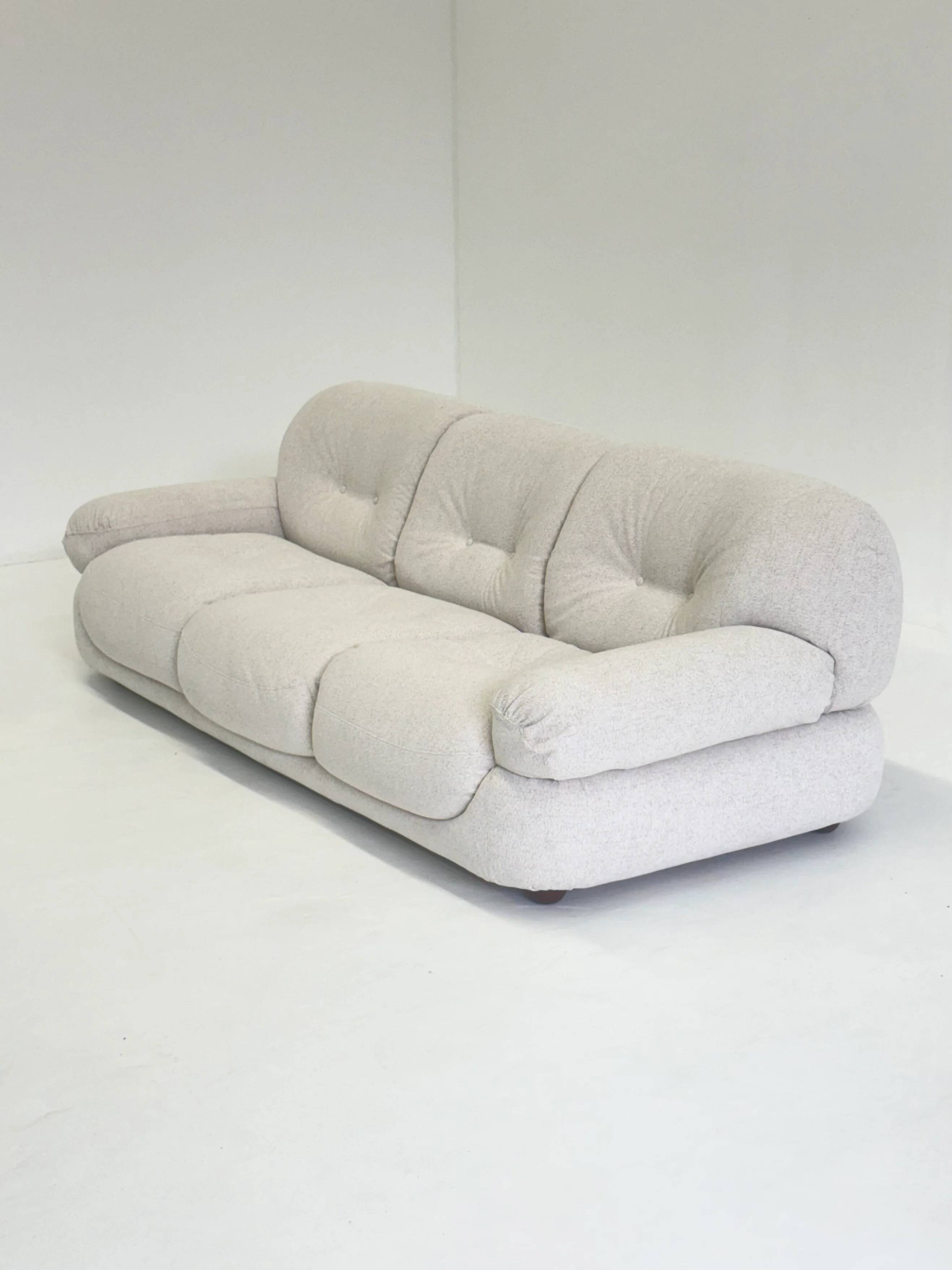 Sapporo three-seater sofa by Mario Marenco for Mobil Girgi in cream