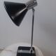 Lampe de bureau articulée en métal et bois