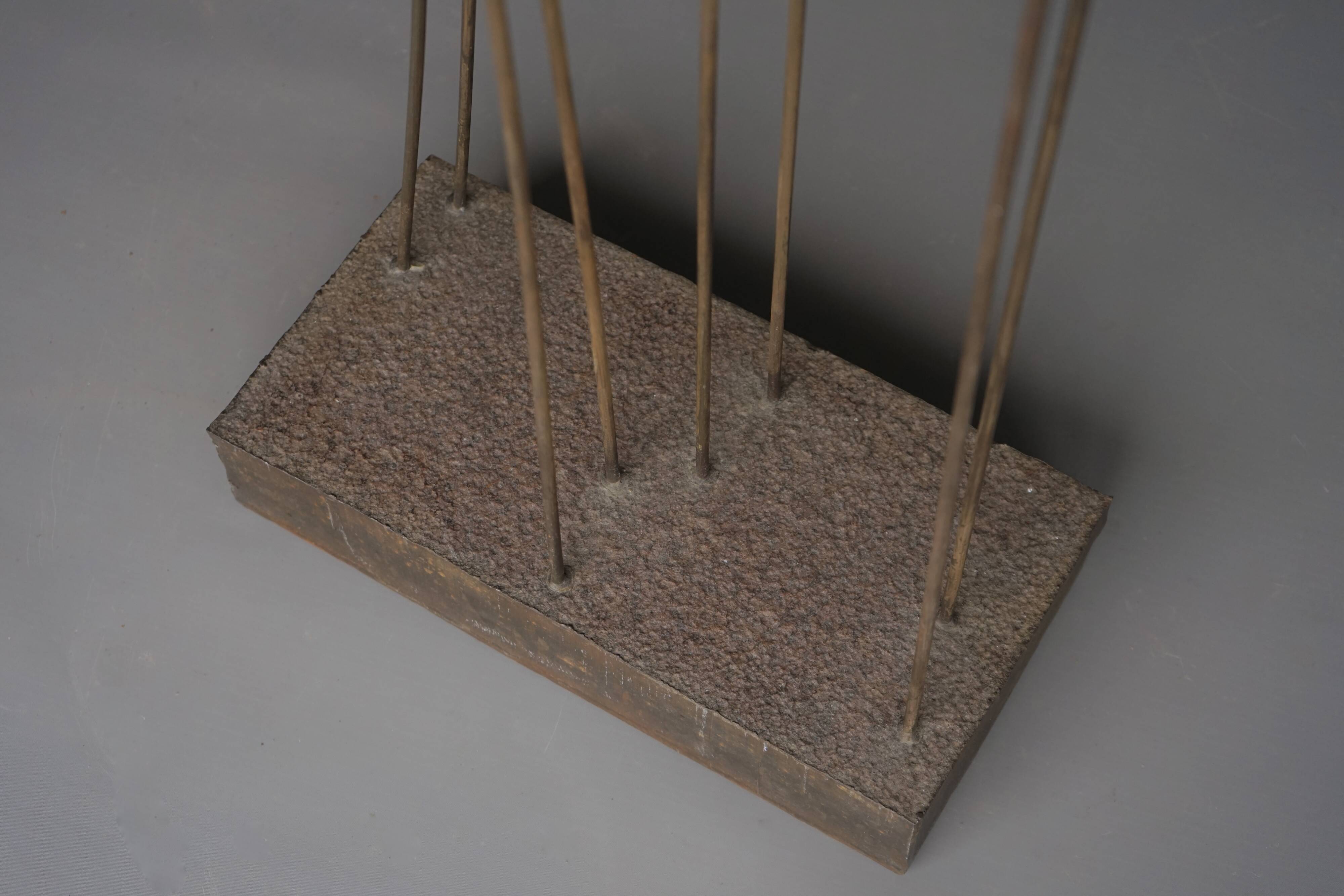 Sculpture cinétique abstraite en métal, dans le style de Harry Bertoia, années 1960