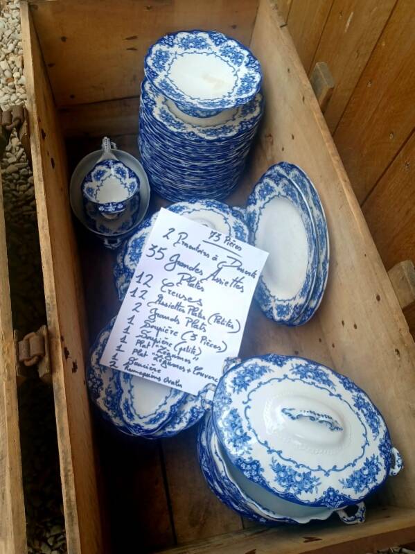 Magnifique ancien service semi porcelaine anglaise Ridgways modèle rose