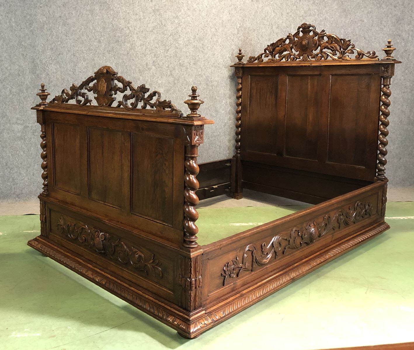 Henry II oak bed - early 20th