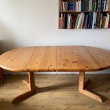 Round solid pine dining table with 2 extensions