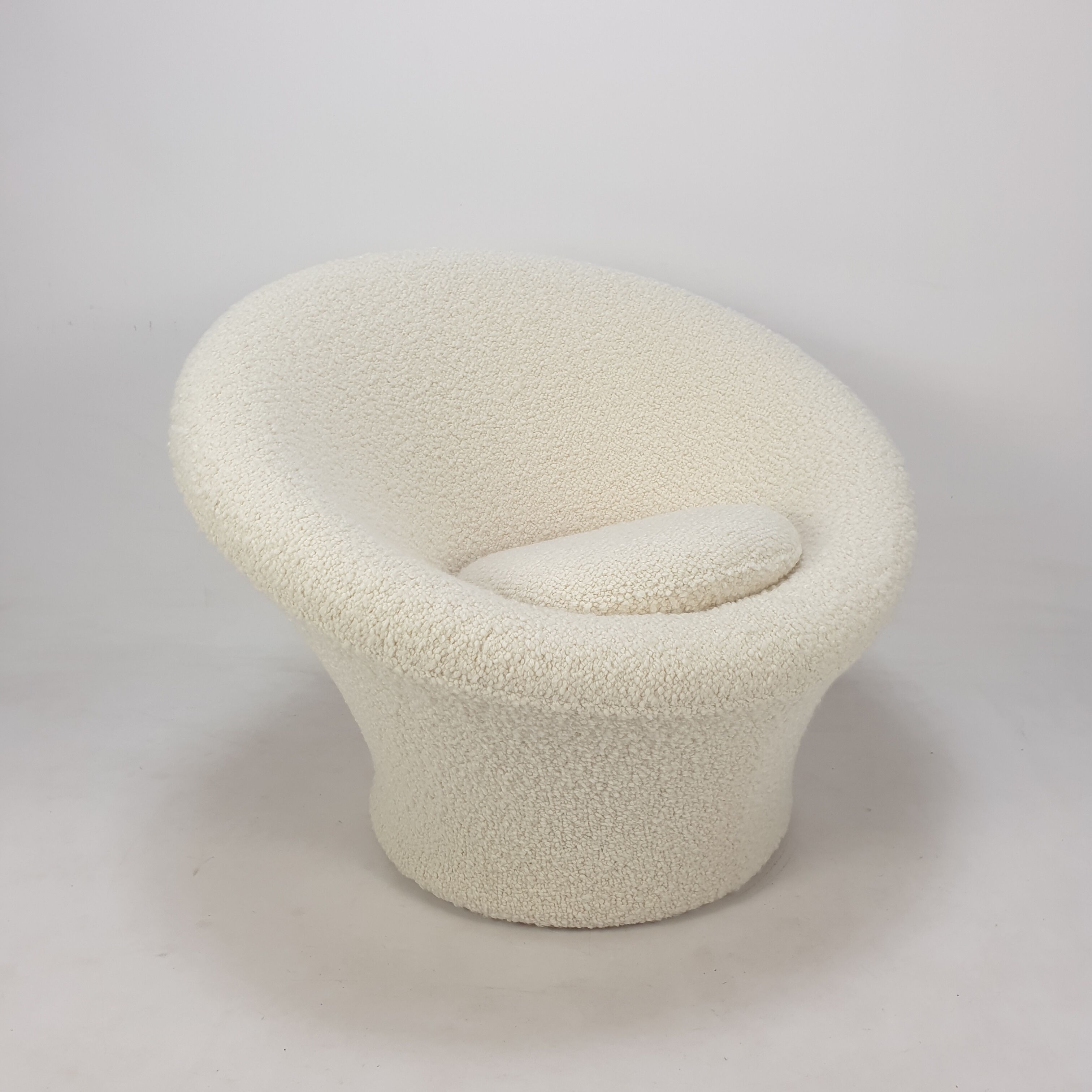 Set of 2 Mushroom armchairs by Pierre Paulin for Artifort