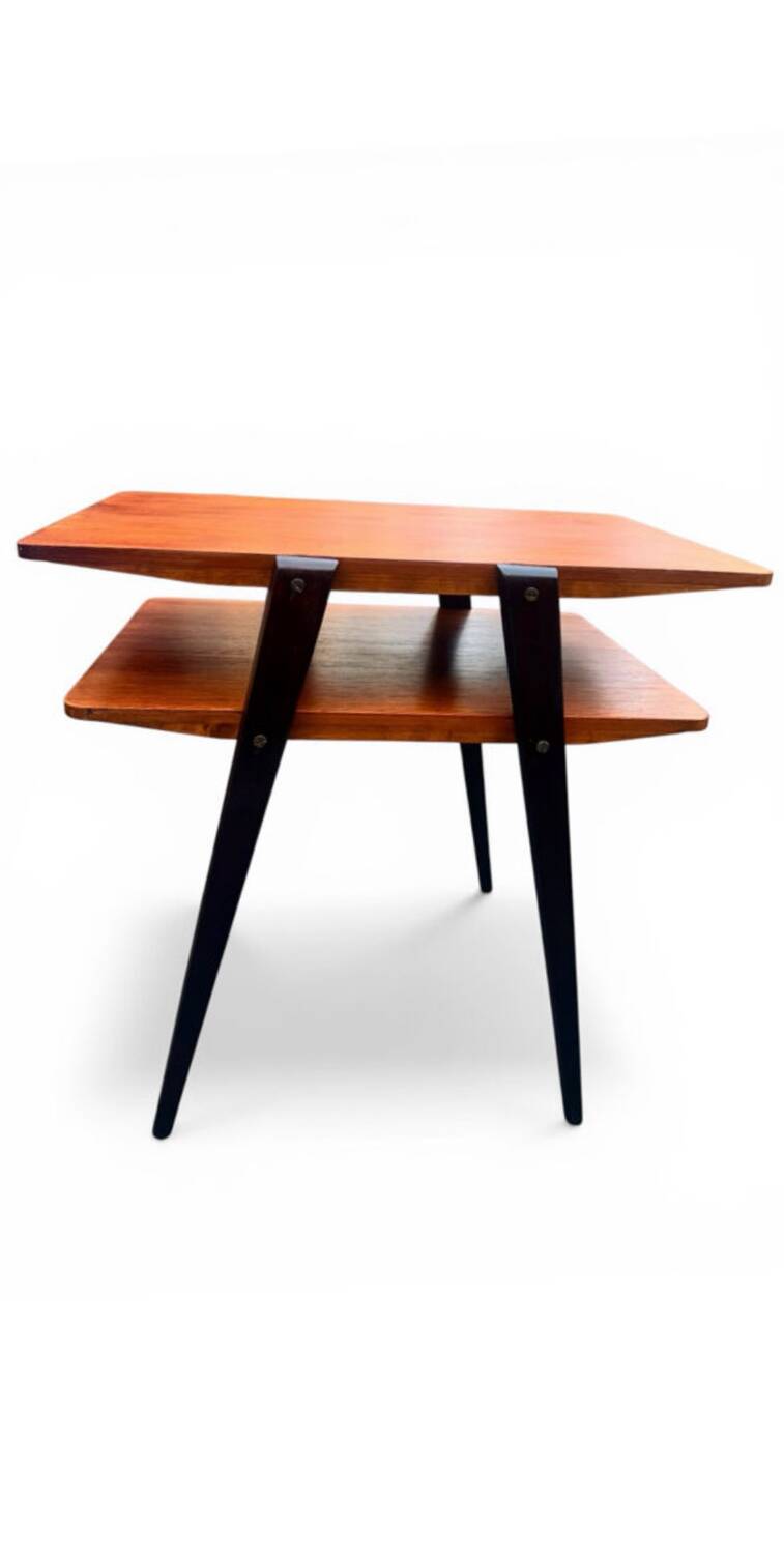 Table d’appoint / chevet scandinave à double plateau Suède 1960