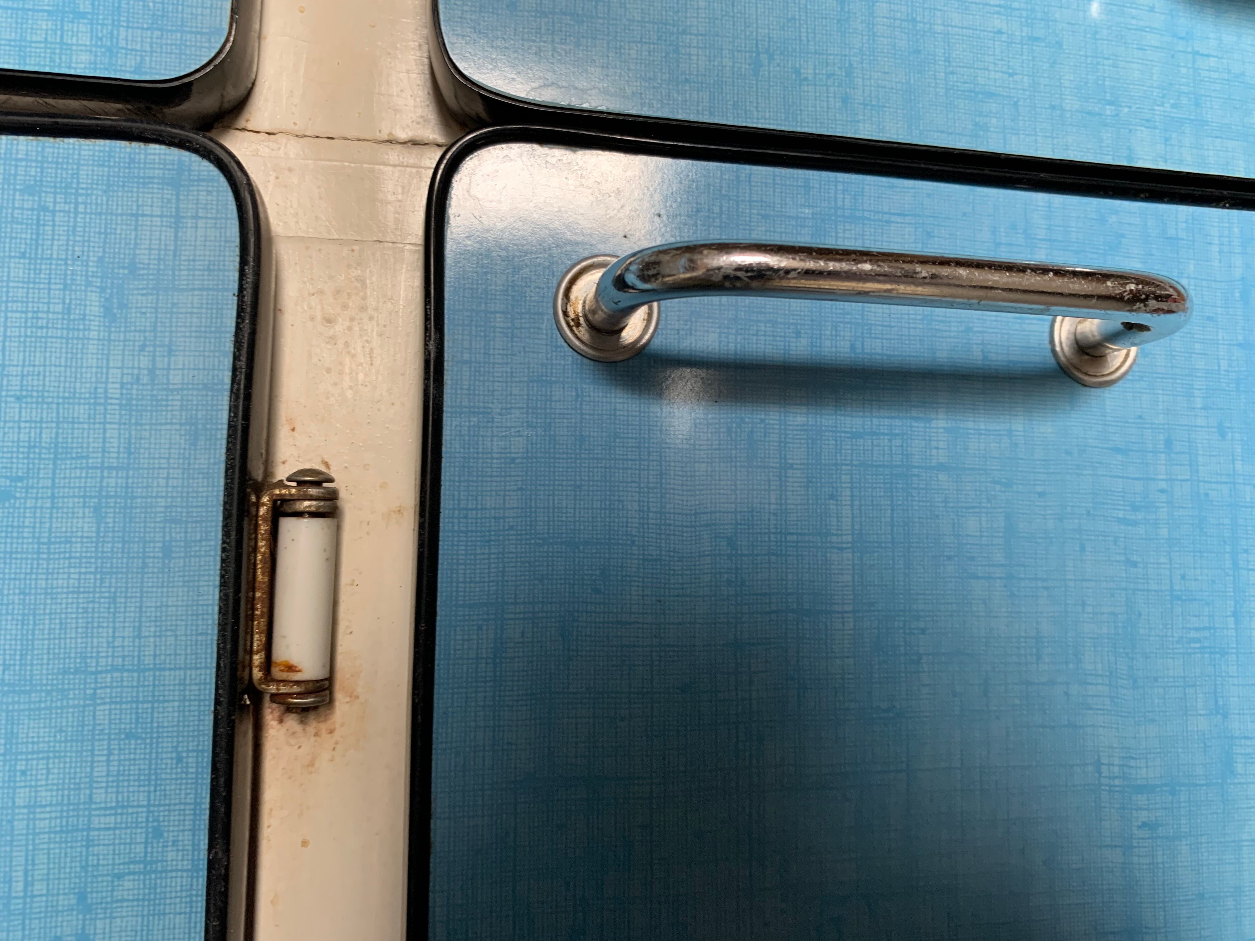 Buffet formica bleu