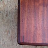 Extendable scandinavian table