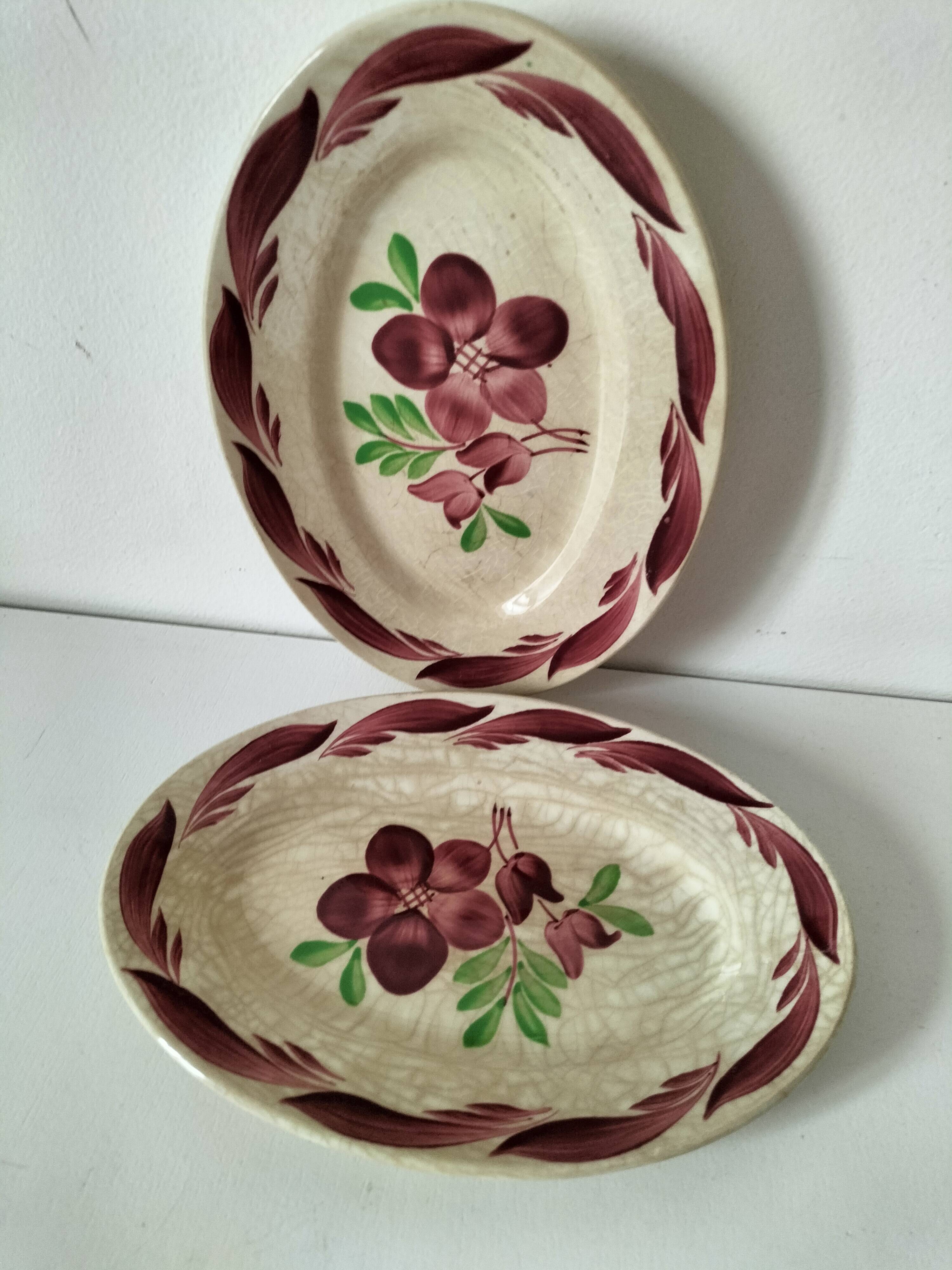 Pair of Gien dishes model Barbizon, hand-painted floral decoration, 1930s-40s.