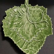 Assiette barbotine feuille Portugal seconde moitié XXème