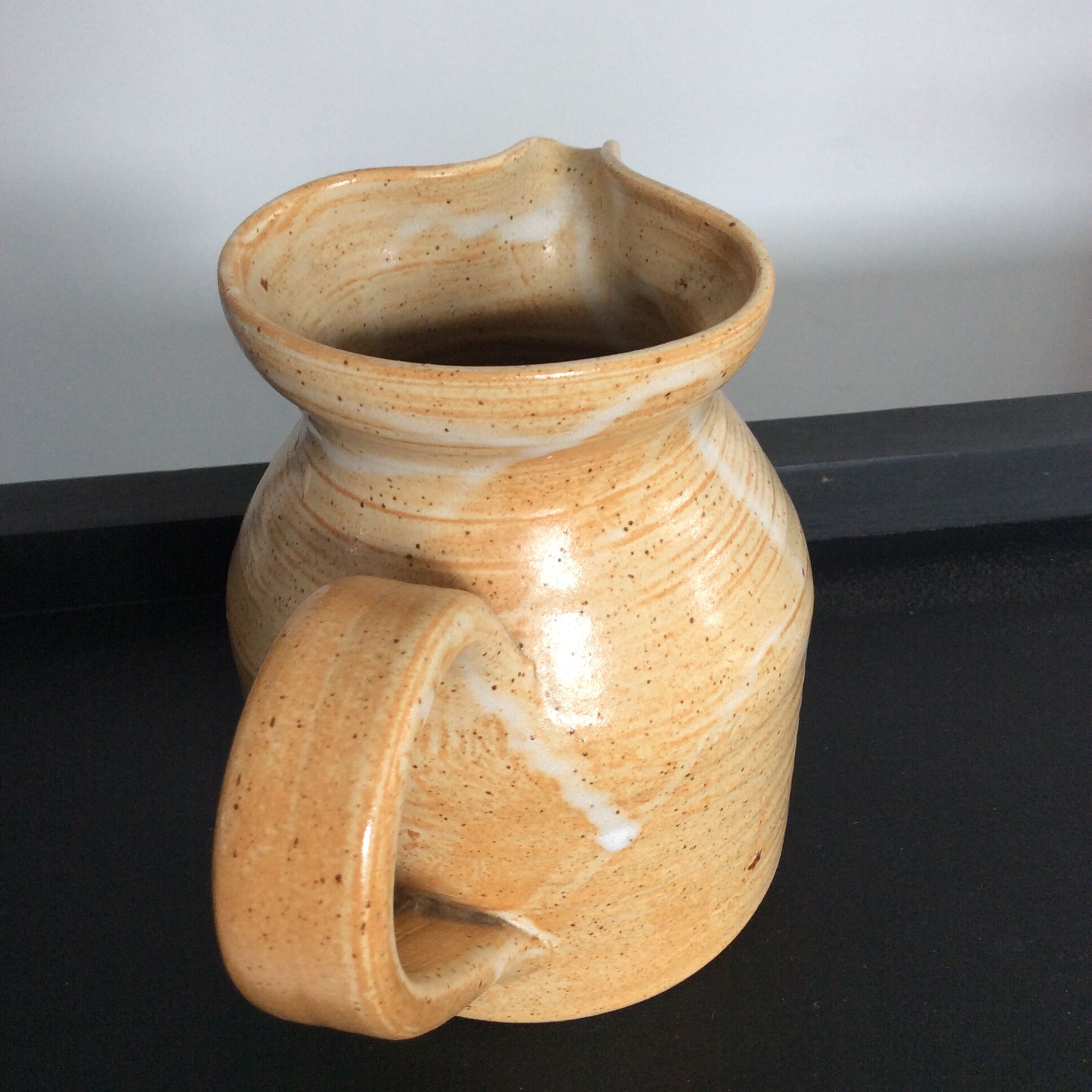 Vintage pitcher in Moustiers-LB sandstone