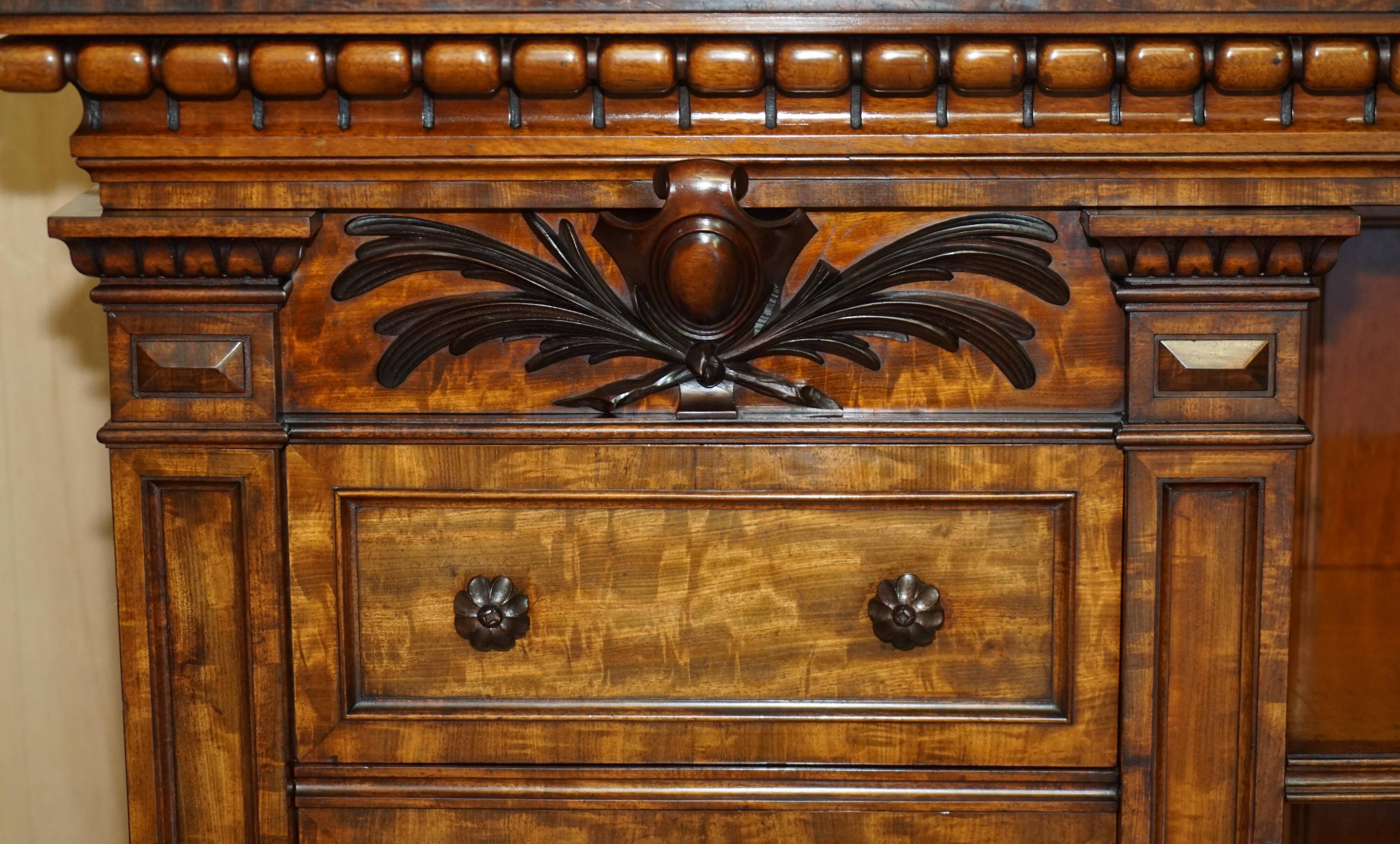 Wellington Antique Furniture 1830 in Flamed Wood