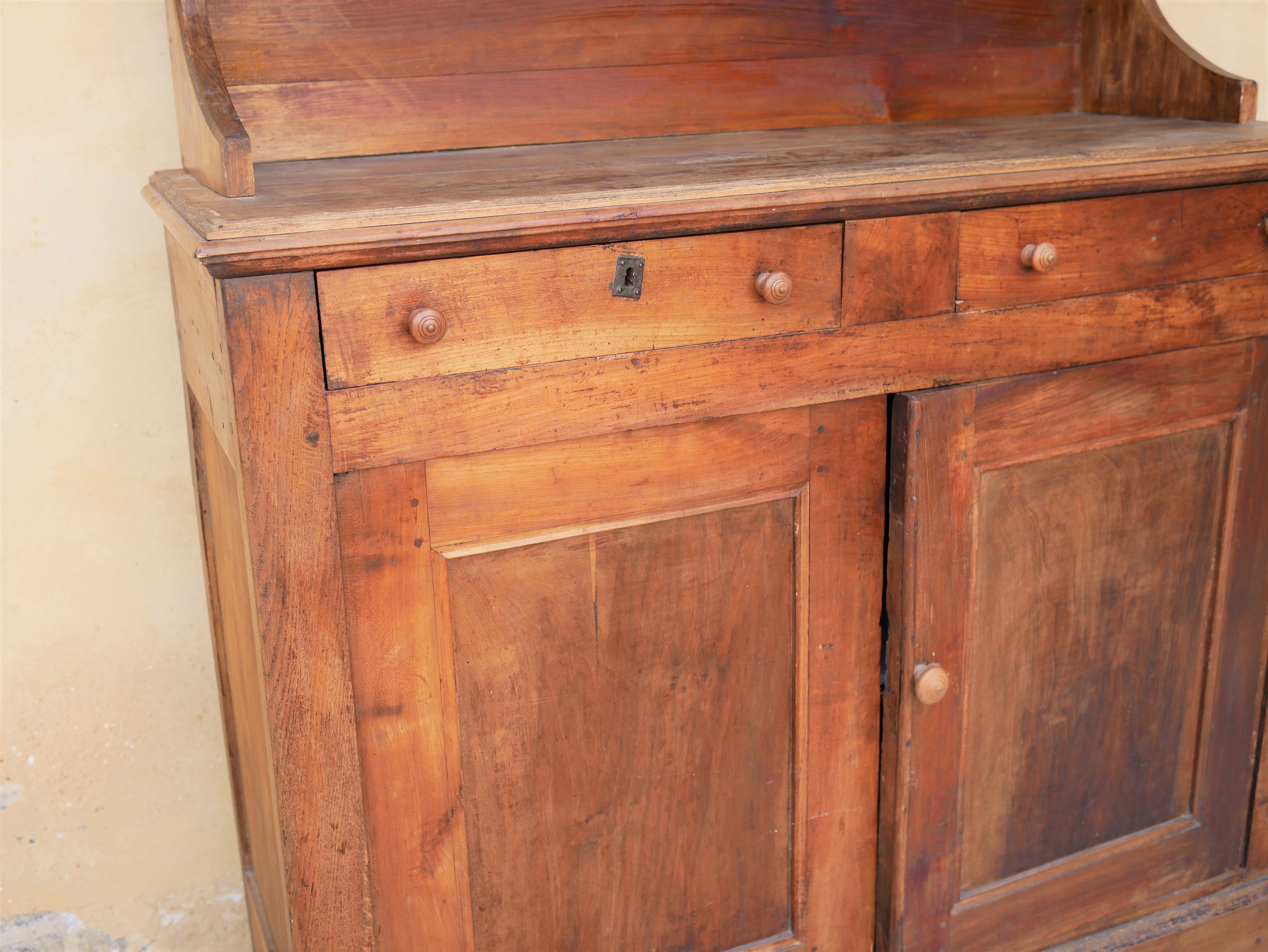 Buffet vaisselier en bois massif