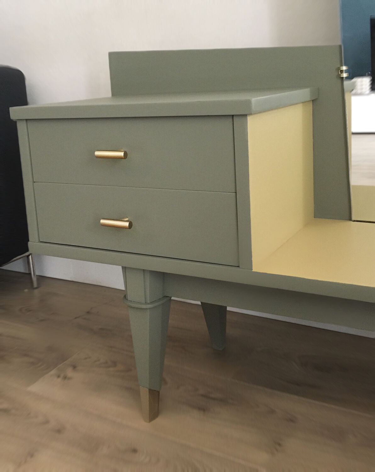 Vintage dressing table