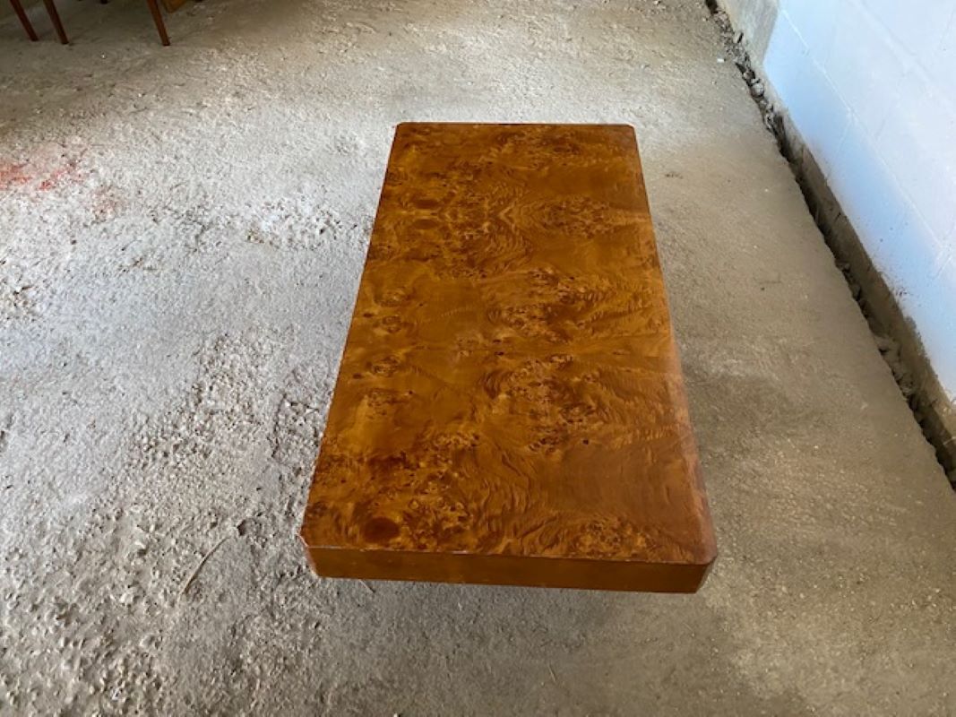 Table basse en loupe d’orme Roche et Bobois vintage 70s