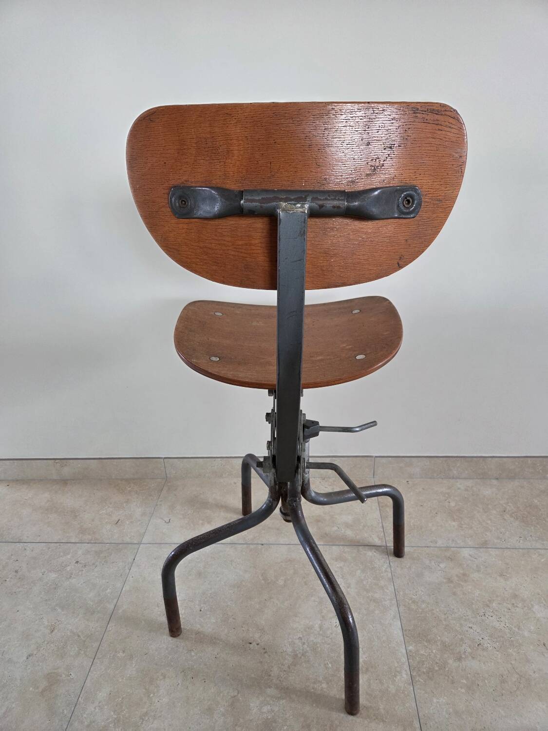 Chaise d'atelier dites d'architecte