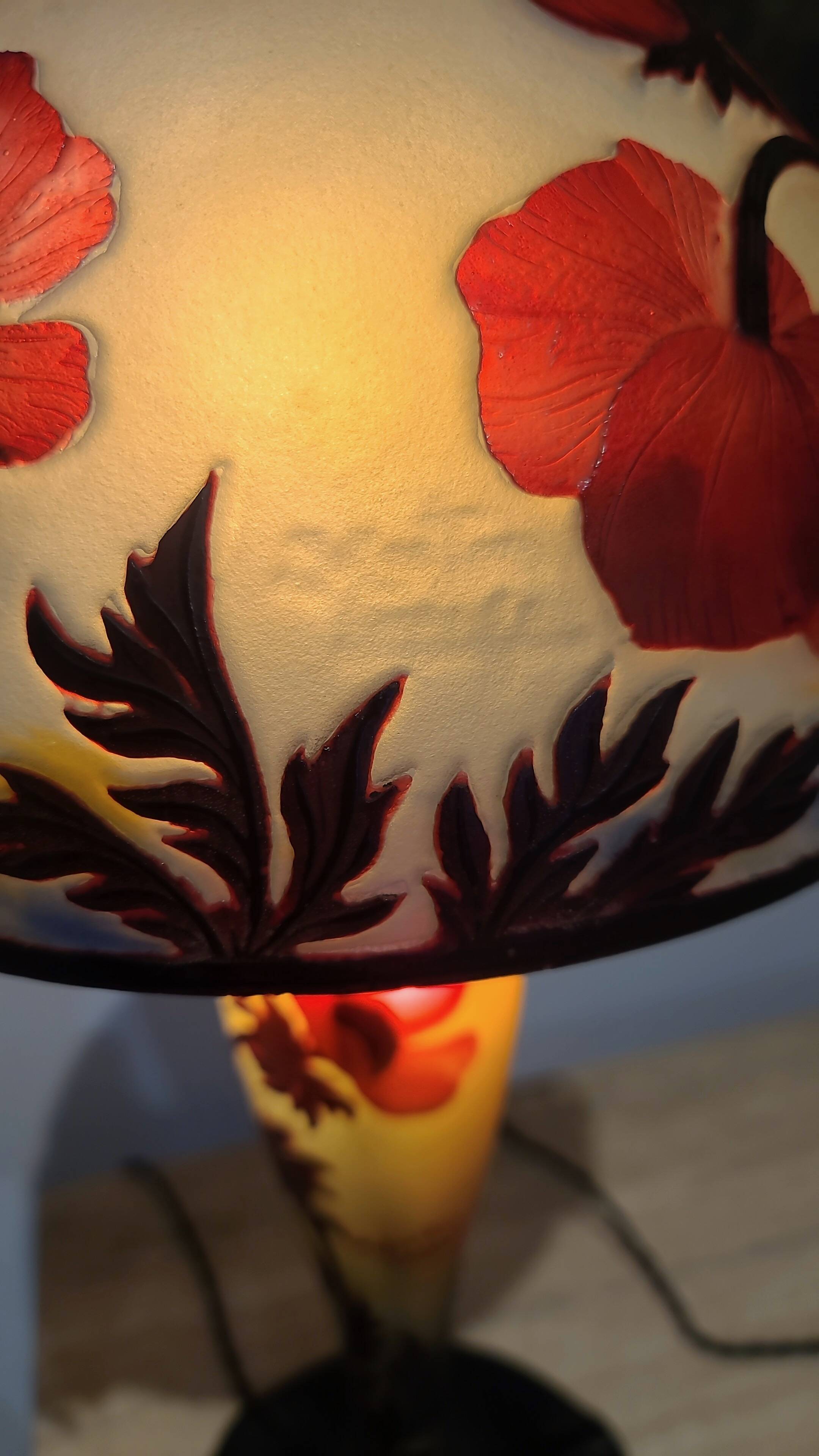 Muller Frères, Lunéville, Lampe « Anémones »  en verre., circa 1920