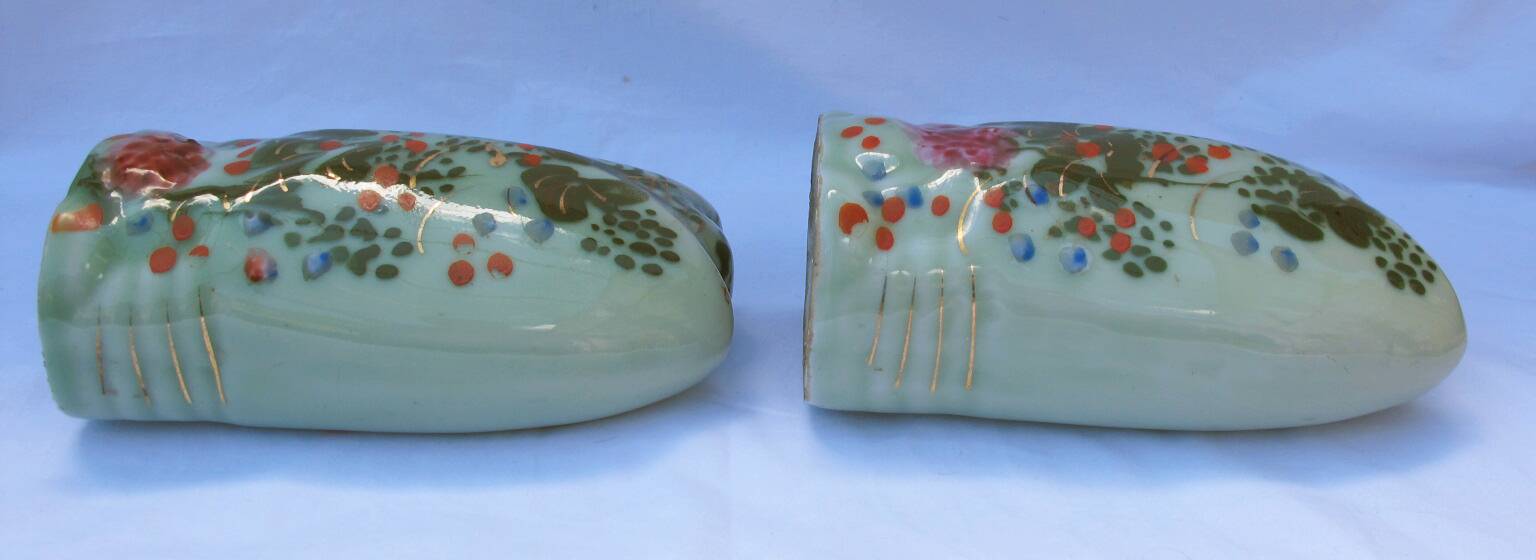 Paire de vases muraux céladon asiatiques, fin 19è siècle