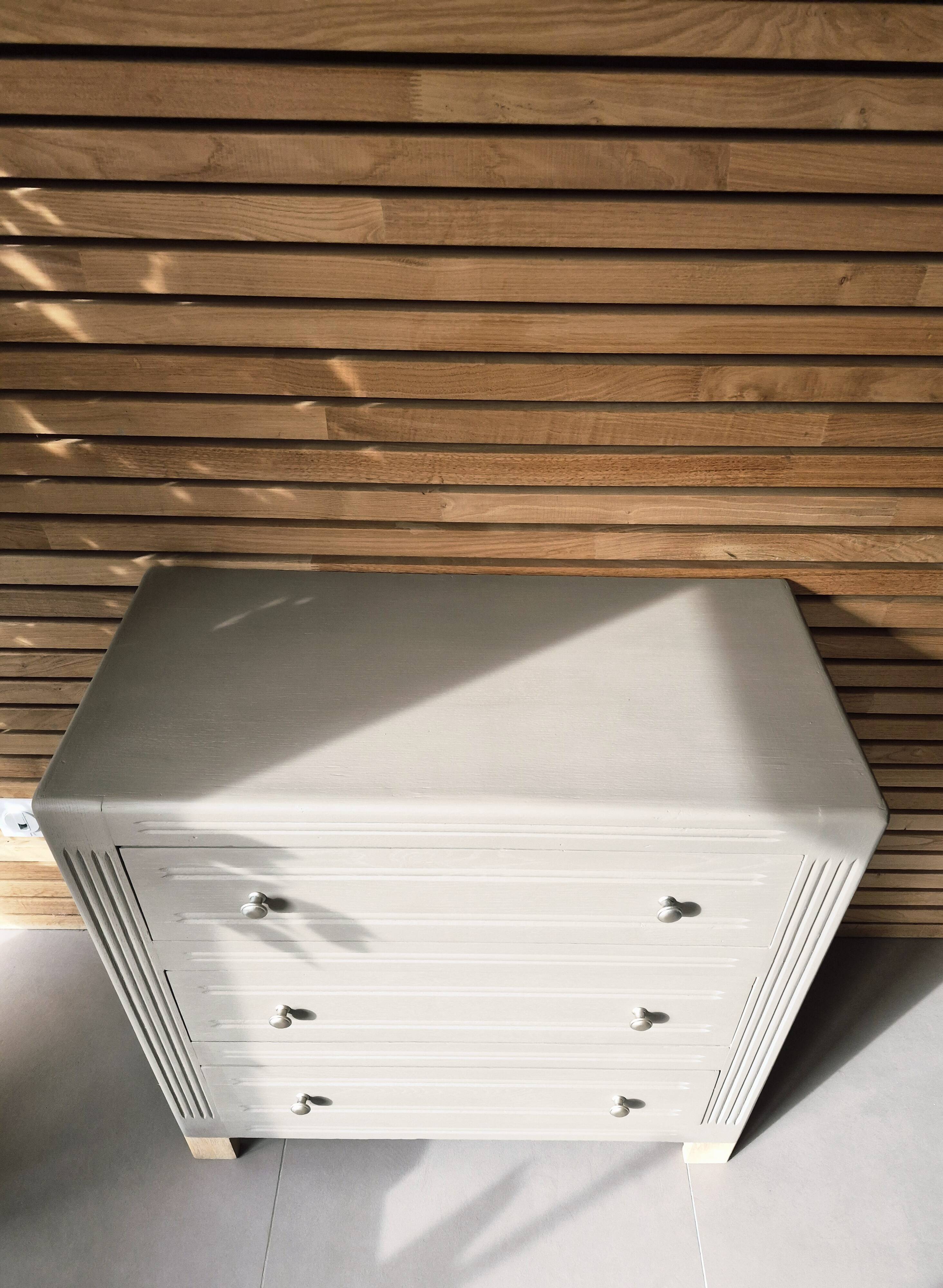 Art Deco chest of drawers